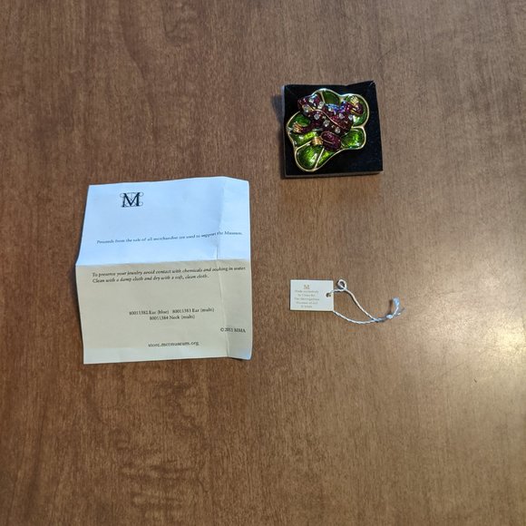 Met Museum Pendant Brooch Pin Purple Frog Rhinestone Gold Accents Green Leaf - Picture 9 of 9